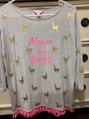 Lilly Pulitzer Gray Tee with Gold Alpaca Print and Pink Script